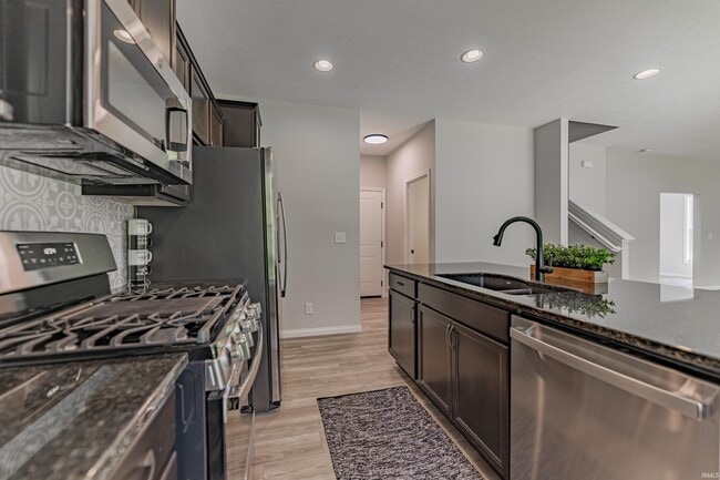 Building Photo - 9808 Blyth Dr