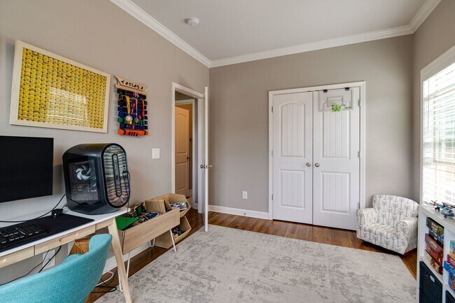 Building Photo - 4 Bedroom, 3 Bath Home w/ Backyard and 2 Car Garage