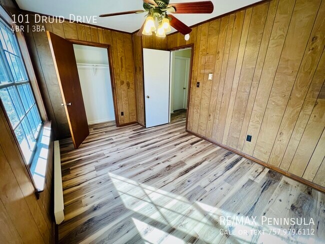 Building Photo - 4Bed, 2.5Bath Single Family Home in WBG