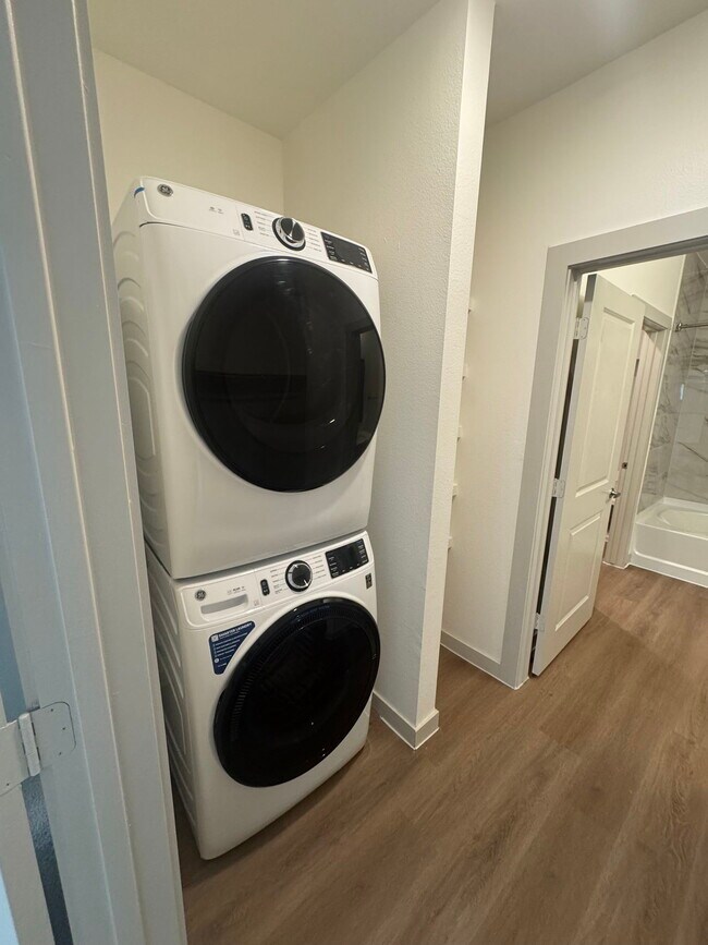 Building Photo - 4465 S Preston Rd