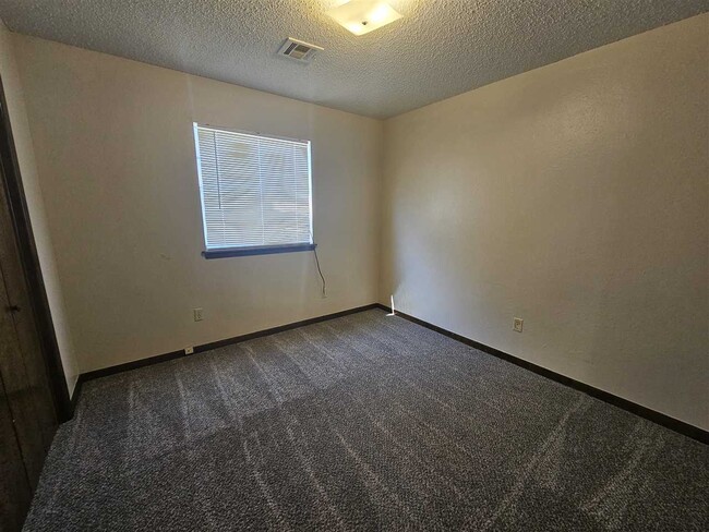 Building Photo - 1611 NW Black Mesa Dr