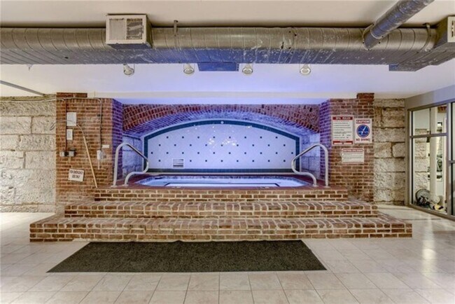 Building Photo - 609 Central St