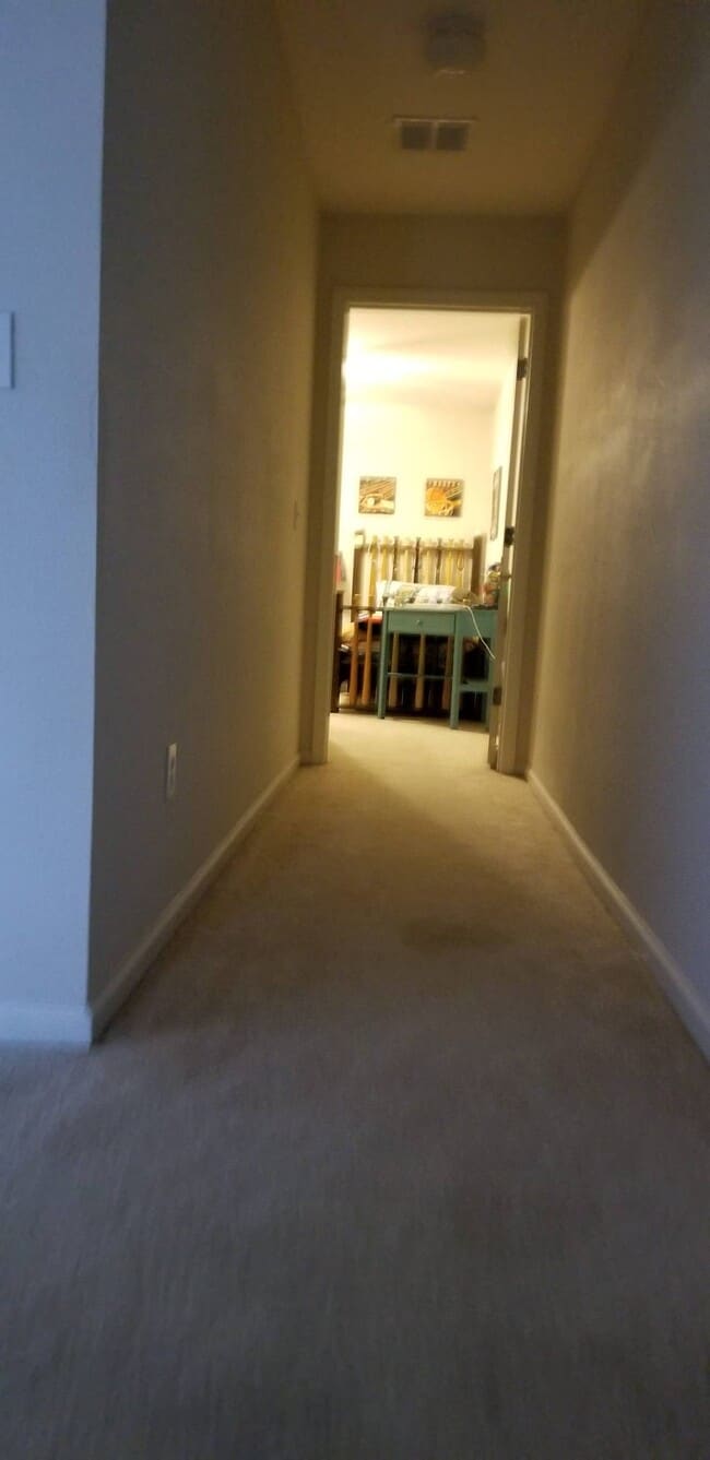 Building Photo - 506 Scrub Jay Dr
