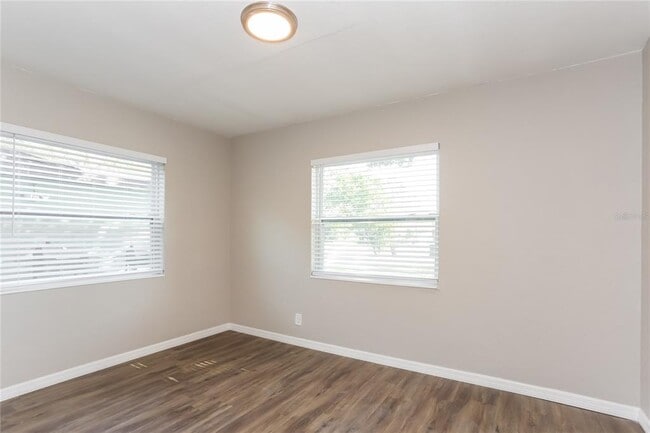 Building Photo - 2053 Barcelona Dr S