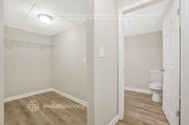 Building Photo - 5668 Beechwood Dr SW
