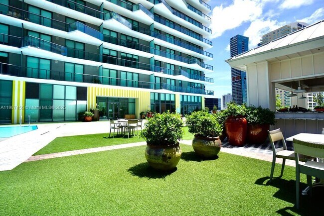 Building Photo - 1300 S Miami Ave