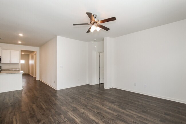 Building Photo - 5673 Timber Leaf Lp
