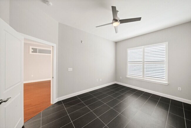 Building Photo - 1010 Rosine St