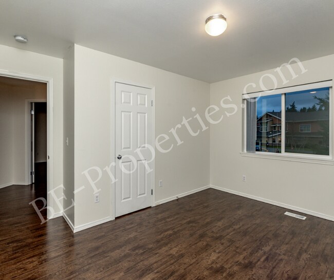 Building Photo - Puyallup Home