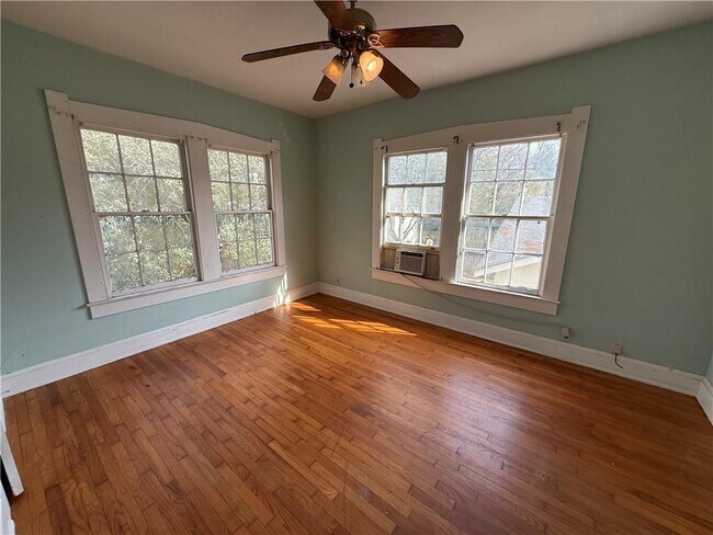 Building Photo - 1910 Myrtle Ave