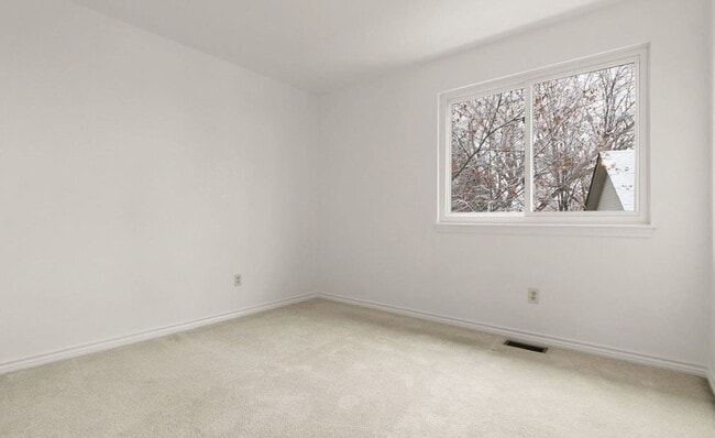 Building Photo - Available now! North Boulder home on Cul-de-Sac!