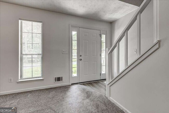 Building Photo - 8292 Blackfoot Trail