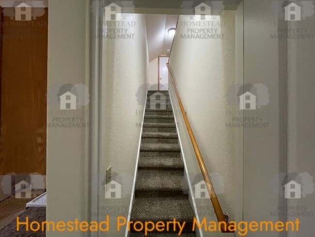 Building Photo - Room to breath!