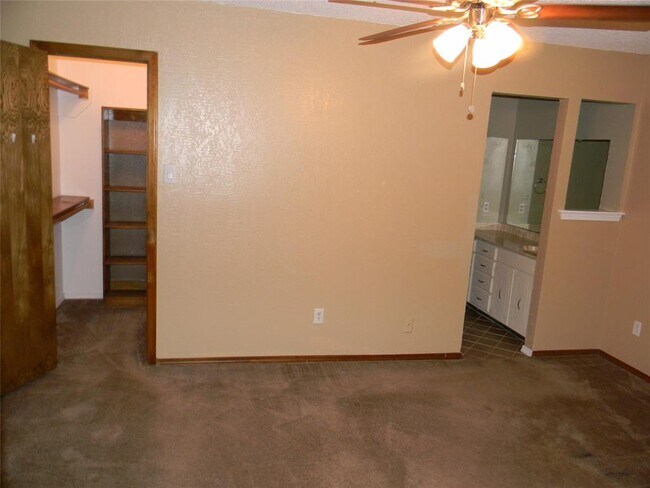 Building Photo - 7433 Timberhill Dr