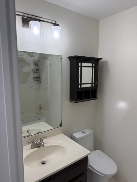 Building Photo - 3411 Cedarcrest Cir