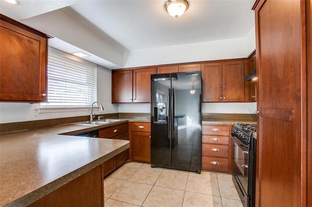 Building Photo - 823 Wisteria Way