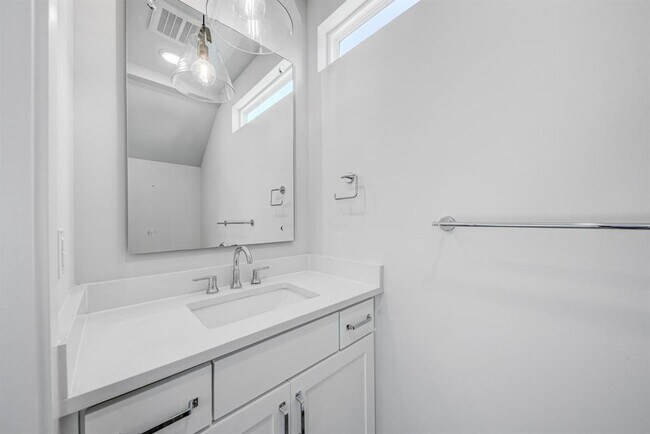 Building Photo - 6401 Keegans Dr