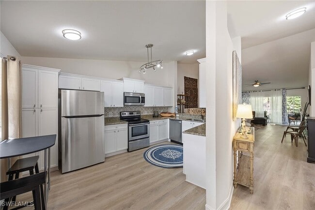 Building Photo - 640 Luisa Ln