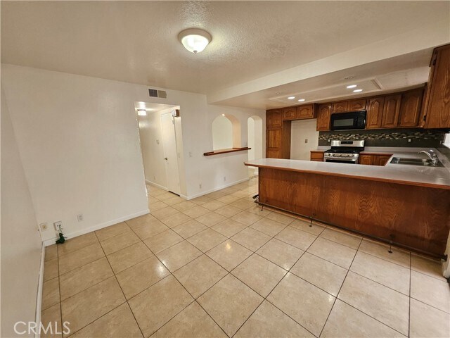 Building Photo - 15271 Cadiz Dr