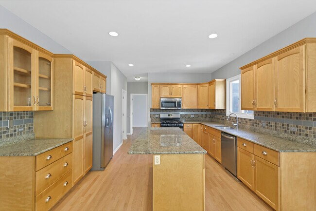 Building Photo - 40W148 Carl Sandburg Rd