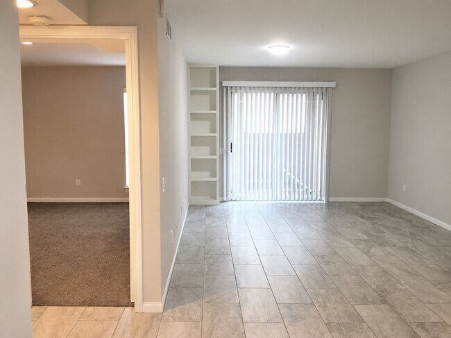 Building Photo - 1860 White Oak Dr