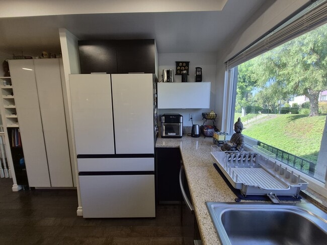 Building Photo - 5313 Sevilla Ct