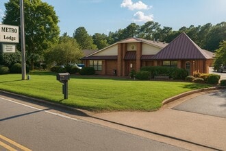 Building Photo - Metro Lodge