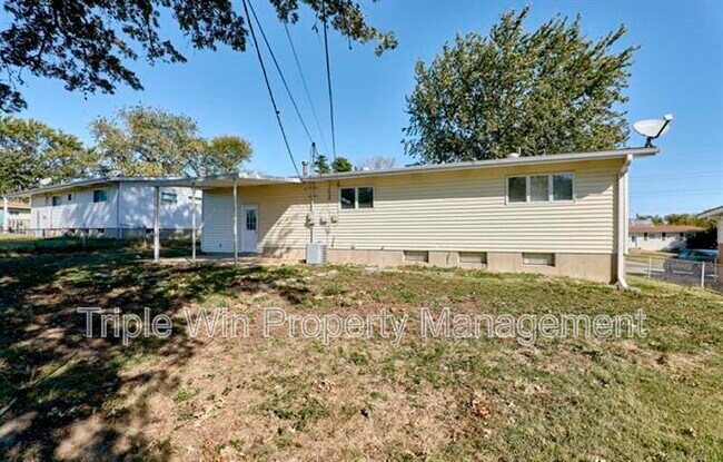 Building Photo - 2770 Dove Dr