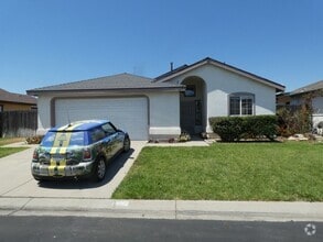 Building Photo - Light and Welcoming in Regency Estates