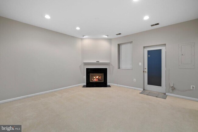 Building Photo - 13620 Acorn Hunt Pl
