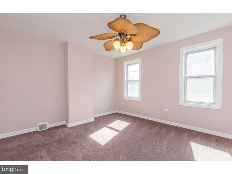 Building Photo - 3319 Krail St
