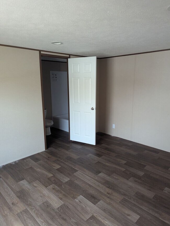 Building Photo - Brand new 3 bed/2 bath home