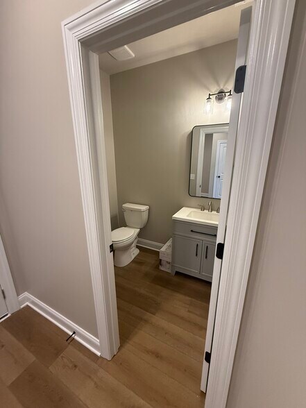 Building Photo - 713 Ewing Blvd