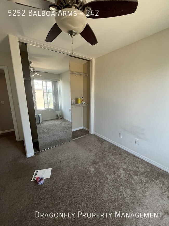 Building Photo - 5252 Balboa Arms Dr