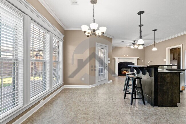 Building Photo - 3005 Plateau Dr