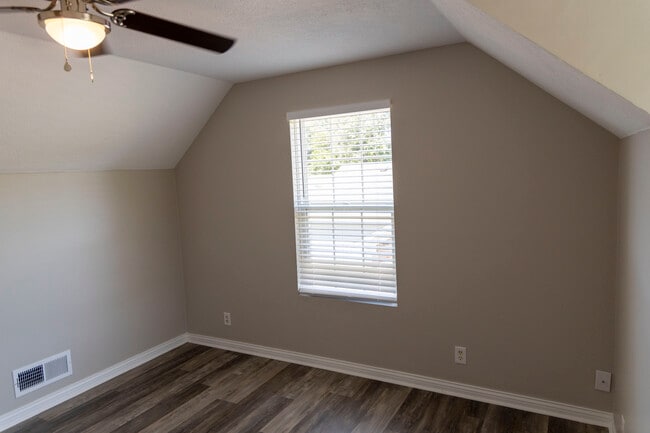 Building Photo - 10504 Pebblestone Cir