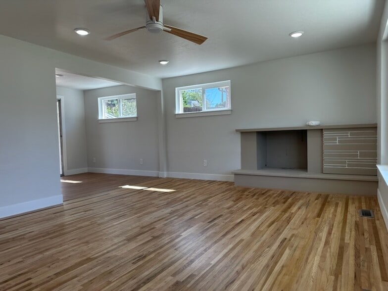 Living / Dining Rooms - 329 E Saunders St