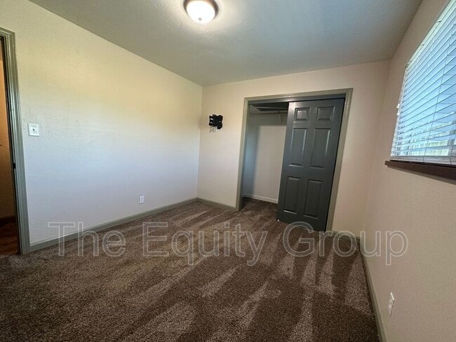 Building Photo - 1522 W Monte Vista Ave