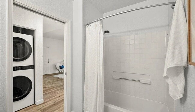Building Photo - Charming Downtown San Jose condo located a...