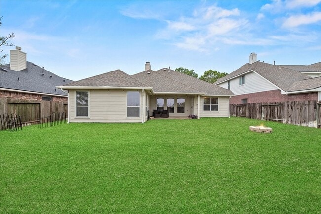 Building Photo - 9910 Pine Flats Dr