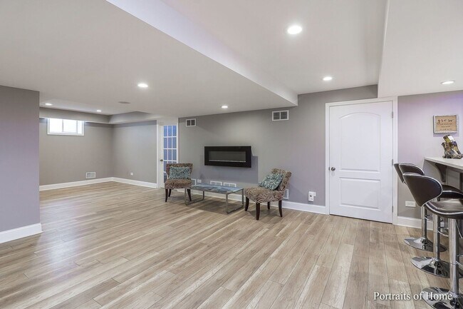 Building Photo - BEAUTIFUL HOUSE- 4 bedroom, 3.5 bath 2 sto...