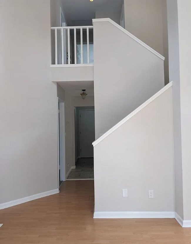 Building Photo - 941 Beechwood Cir