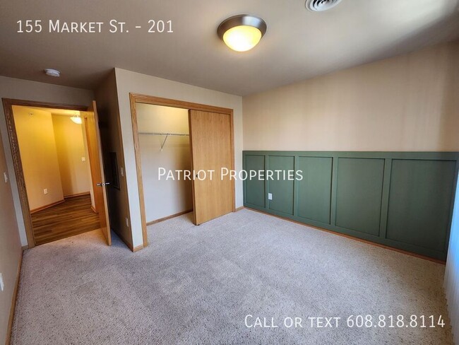 Building Photo - 2 BED / 2 BATH IN DOWNTOWN SUN PRAIRIE