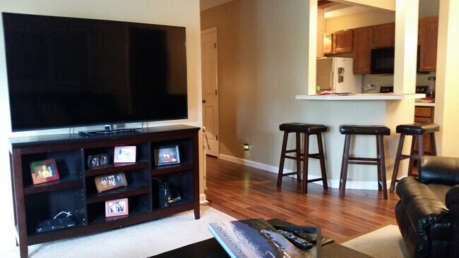 Building Photo - 1300 Cedar Ridge Dr