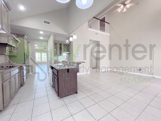 Building Photo - Gorgeous 4b/4.5bath house in McAllen