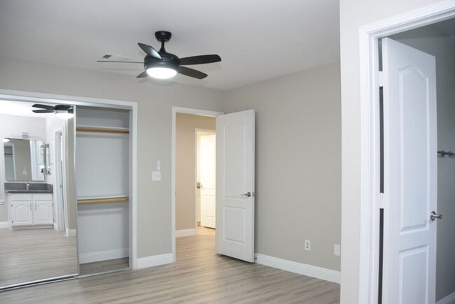 Building Photo - SE - SINGLE STORY 3 BEDROOM, FULLY UPGRADED HOME IN GATED COMMUNITY