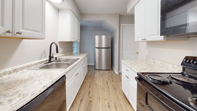 Building Photo - Maple Heights Area - 3 Bedroom Single Family Home