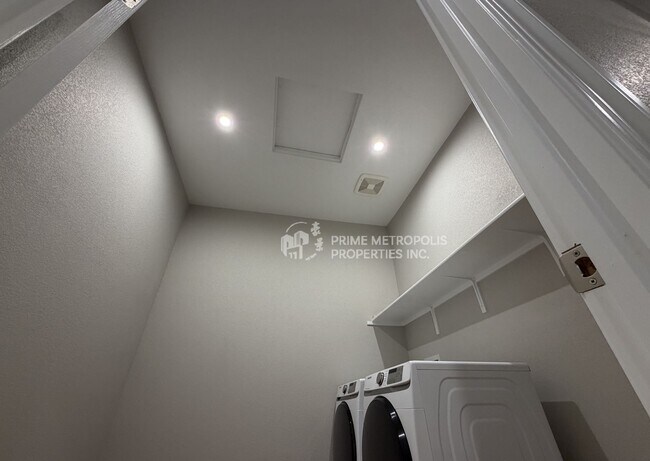 Building Photo - 681 Bacarra St