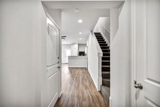 Building Photo - 207 Peruna Dr