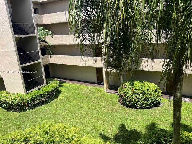 Building Photo - 10651 SW 108th Ave